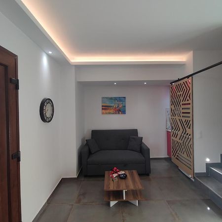 Theasis 5 Luxury Studio With Sea View เนโอสมาร์มาราส ภายนอก รูปภาพ