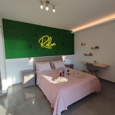 Theasis 5 Luxury Studio With Sea View เนโอสมาร์มาราส ภายนอก รูปภาพ